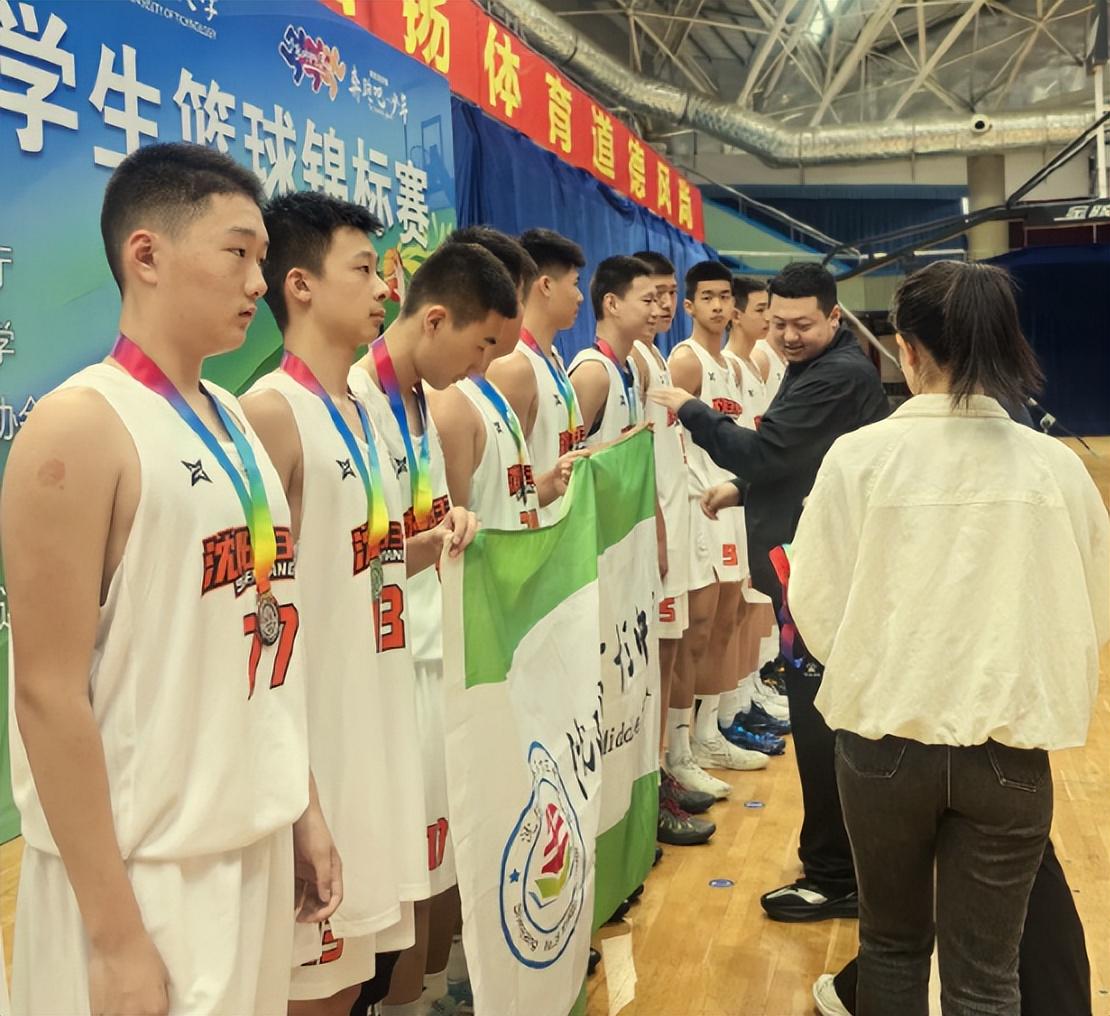 格林评文班亚马赛后离场争议