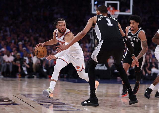 NBA头牌詹姆斯的"被低估"困局：5.8亿赚了23赛季，他还在被压价？