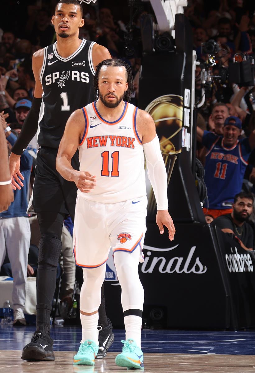 NBA创造历史！8年8个不同球队夺冠，别说马刺路还长