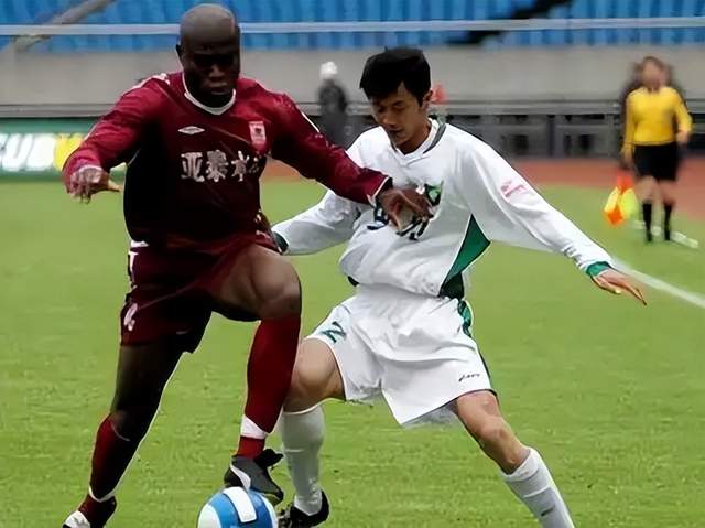 比利时后卫梅切勒：上半场我们踢得有些保守，对抗中输了太多
